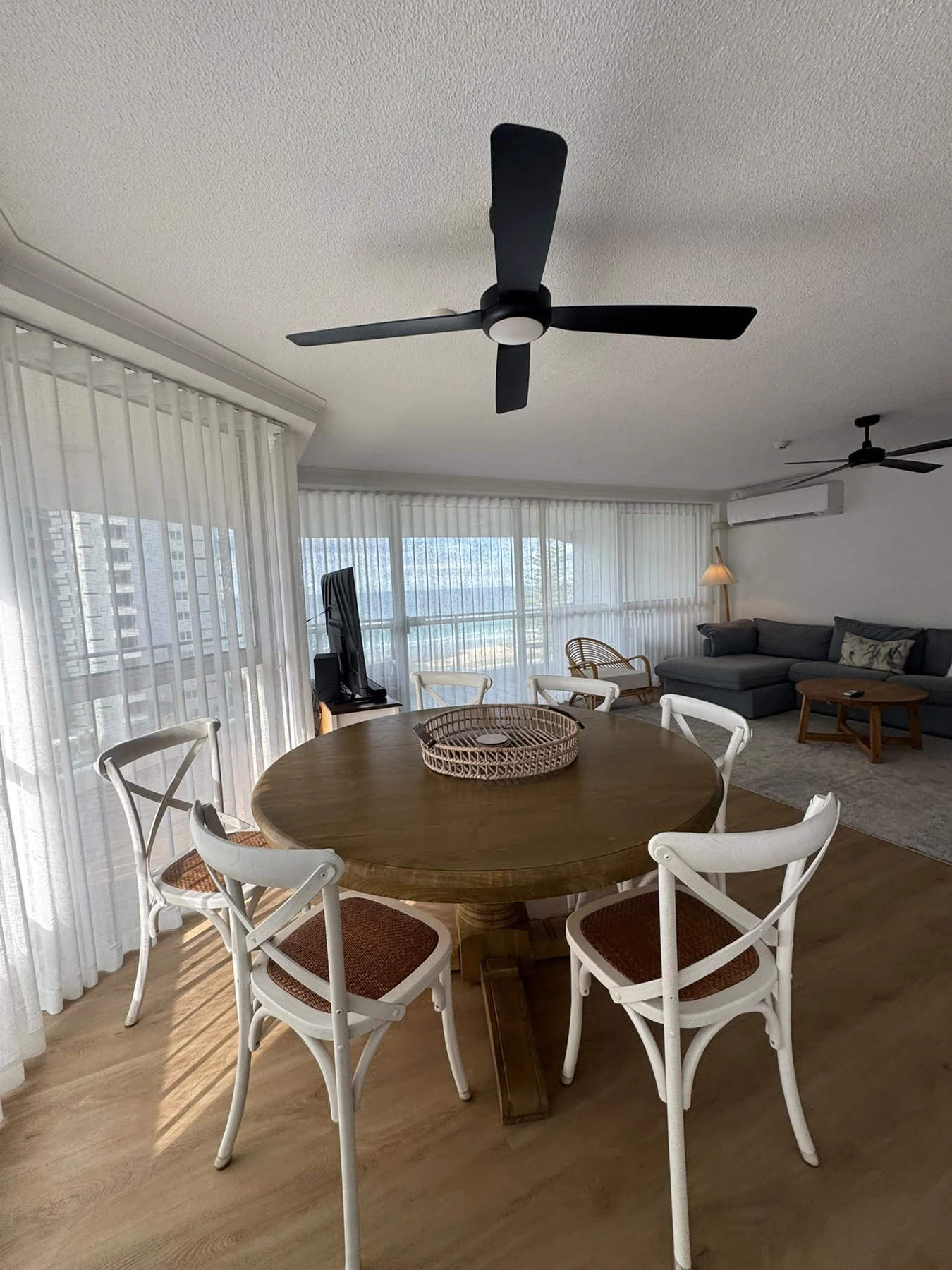 Dining area overlooking the ocean